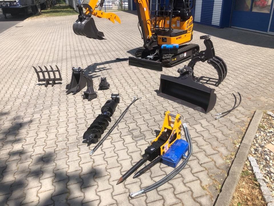 Minibagger BK1700JS inkl. Zubehörpaket Groß *INKL.19% MWST*BERGER KRAUS*KUBOTA*JOYST*SOFORT! - Minigrävmaskin: bild 4 Minibagger BK1700JS inkl. Zubehörpaket Groß *INKL.19% MWST*BERGER KRAUS*KUBOTA*JOYST*SOFORT! - Minigrävmaskin: bild 4