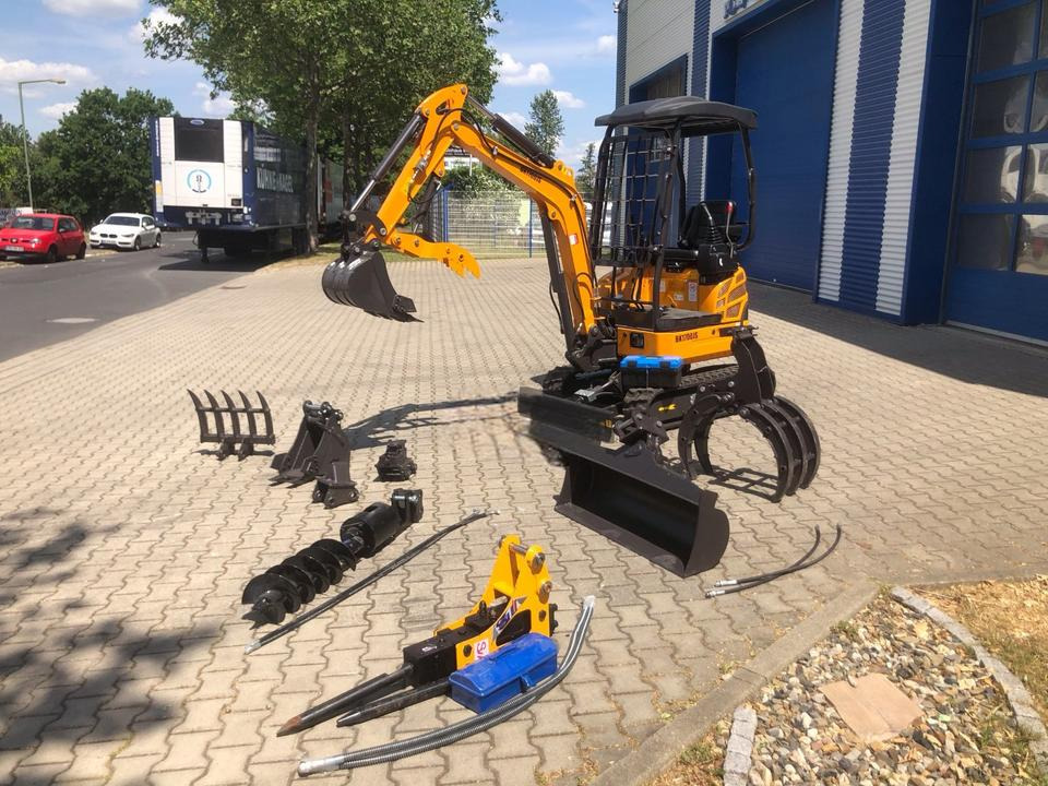 Minibagger BK1700JS inkl. Zubehörpaket Groß *INKL.19% MWST*BERGER KRAUS*KUBOTA*JOYST*SOFORT! - Minigrävmaskin: bild 1 Minibagger BK1700JS inkl. Zubehörpaket Groß *INKL.19% MWST*BERGER KRAUS*KUBOTA*JOYST*SOFORT! - Minigrävmaskin: bild 1