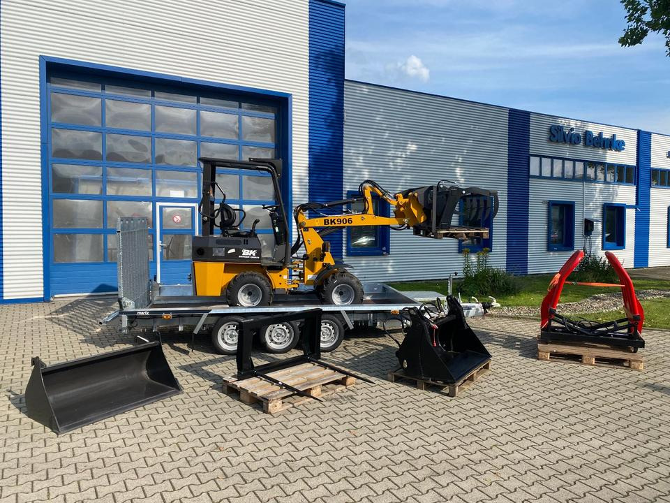 Radlader/Hoflader BK906 inkl. Tieflader und großem Zubehörpaket *INKL.19% MWST*BERGER KRAUS*PERKINS*CE*SOFORT!* - Minigrävmaskin, Släp: bild 2 Radlader/Hoflader BK906 inkl. Tieflader und großem Zubehörpaket *INKL.19% MWST*BERGER KRAUS*PERKINS*CE*SOFORT!* - Minigrävmaskin, Släp: bild 2