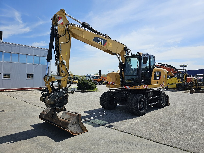 CATERPILLAR M318F - Grävmaskin på däck: bild 1 CATERPILLAR M318F - Grävmaskin på däck: bild 1