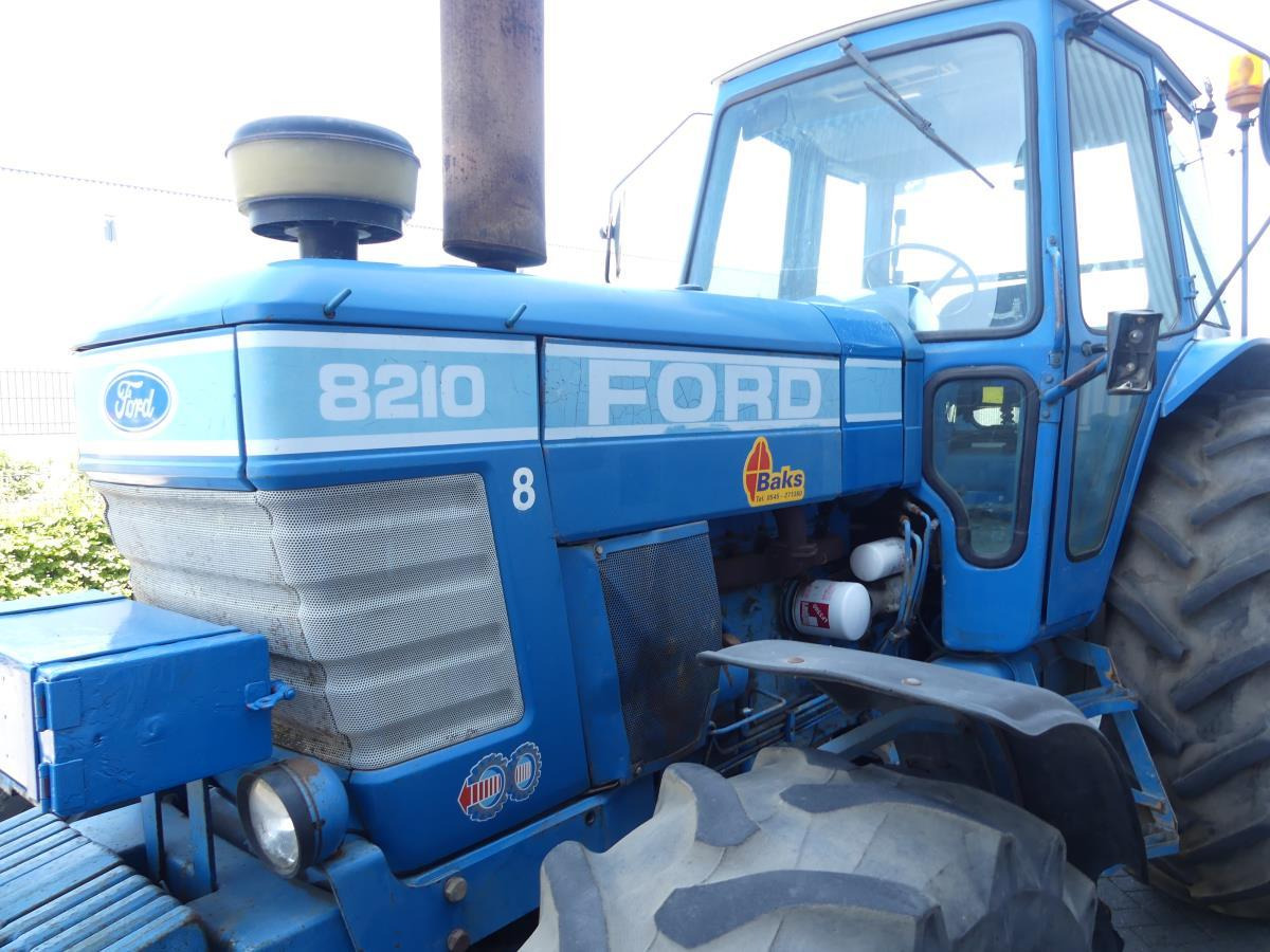 Traktor Ford 8210: bild 31