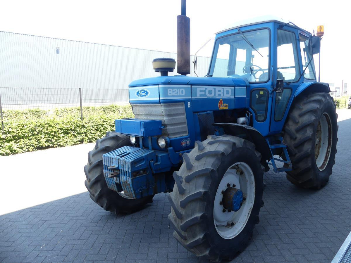 Traktor Ford 8210: bild 29