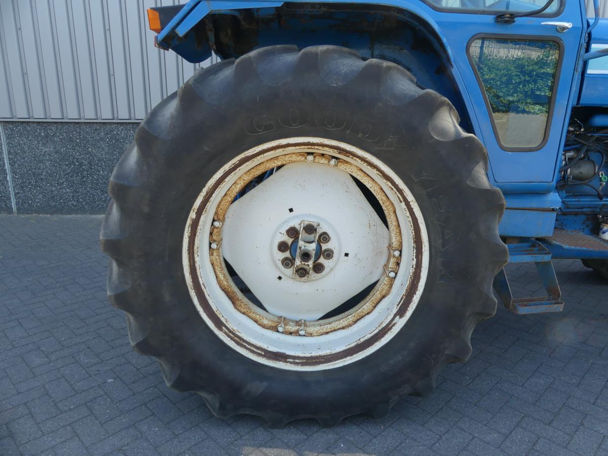 Traktor Ford 8210: bild 16
