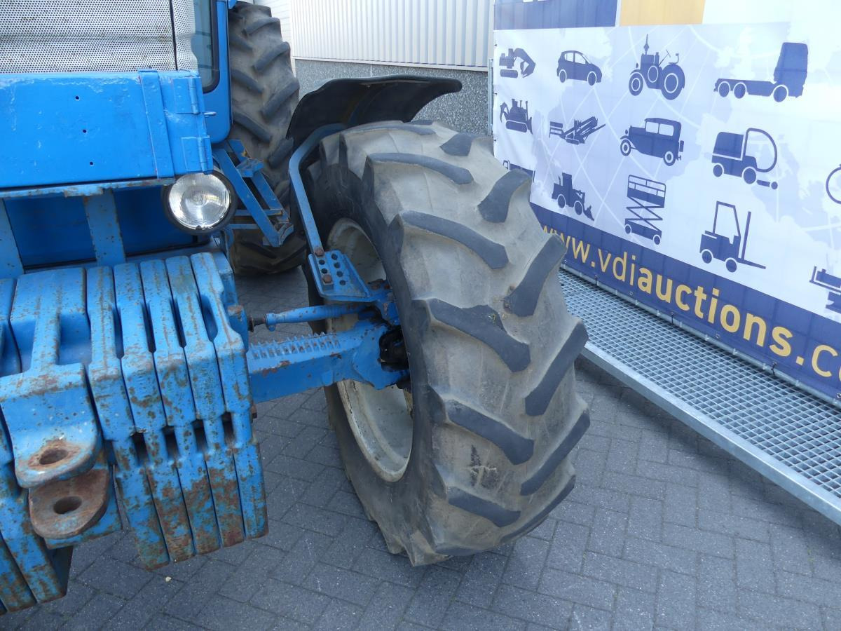 Traktor Ford 8210: bild 25