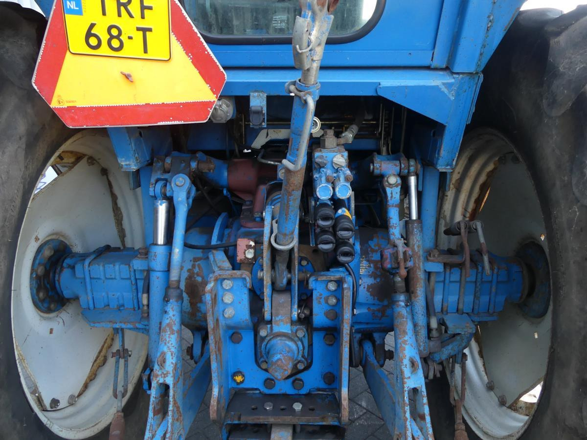Traktor Ford 8210: bild 15