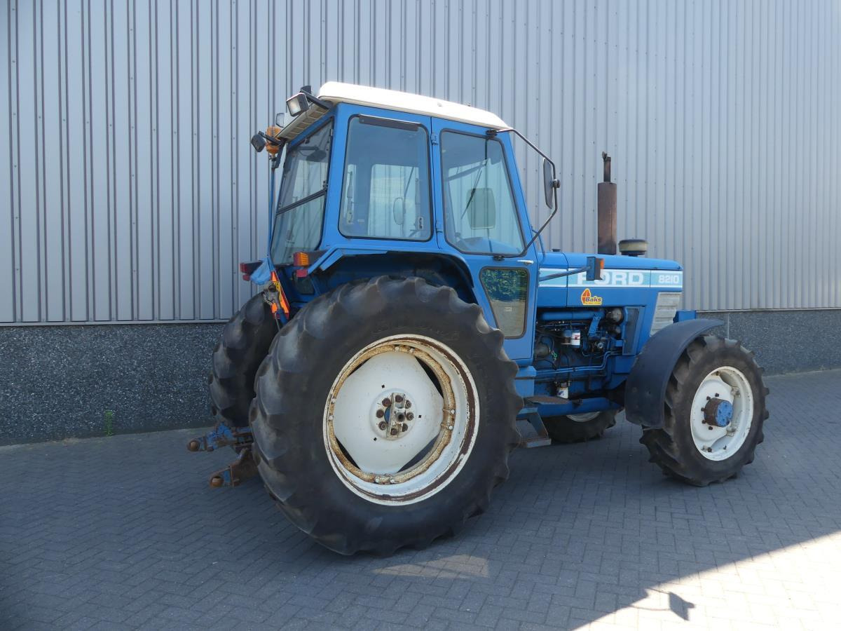 Traktor Ford 8210: bild 9