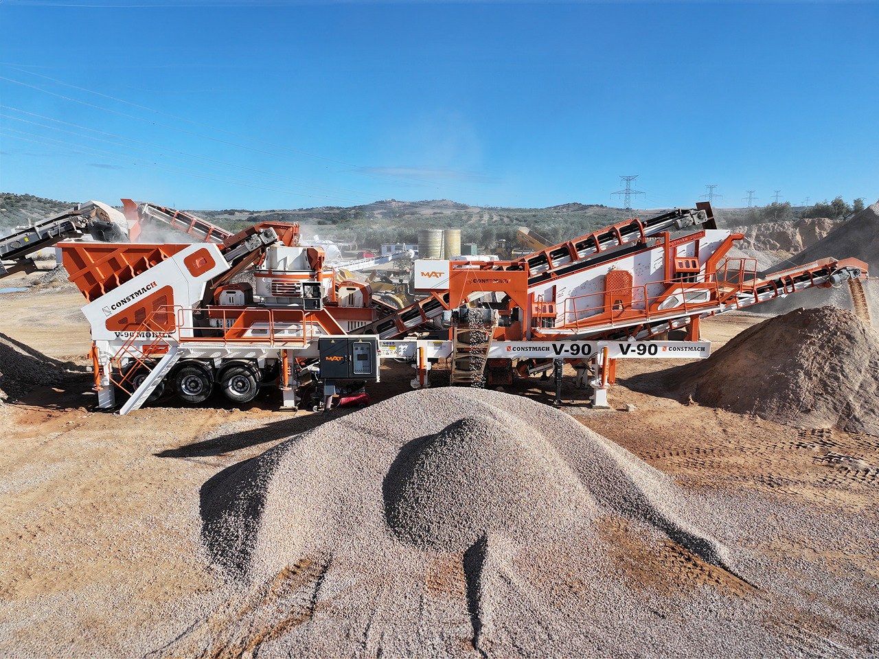 Constmach Mobiler Prallbrecher mit vertikaler Welle und einer Kapazität von 250 t/h - Mobilt krossverk: bild 1 Constmach Mobiler Prallbrecher mit vertikaler Welle und einer Kapazität von 250 t/h - Mobilt krossverk: bild 1