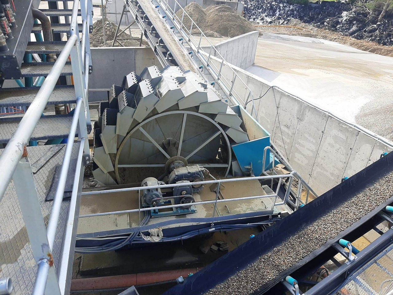 Constmach Sandwaschanlage mit Eimer und Rädern - Sorteringsverk: bild 3 Constmach Sandwaschanlage mit Eimer und Rädern - Sorteringsverk: bild 3