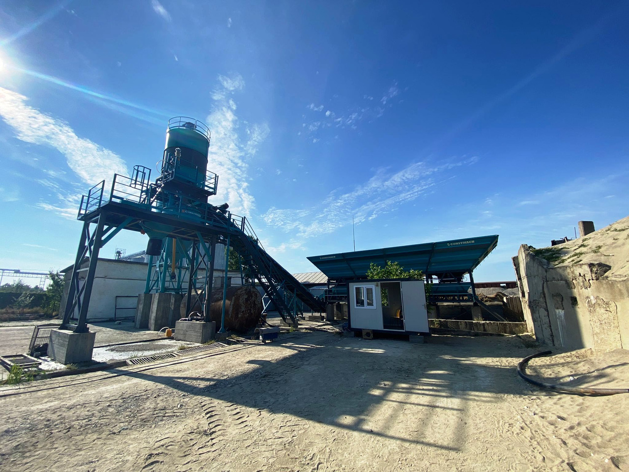 Constmach Stationary Concrete Batching Plant with a Capacity of 30 m³/h - Betongfabrik: bild 1 Constmach Stationary Concrete Batching Plant with a Capacity of 30 m³/h - Betongfabrik: bild 1