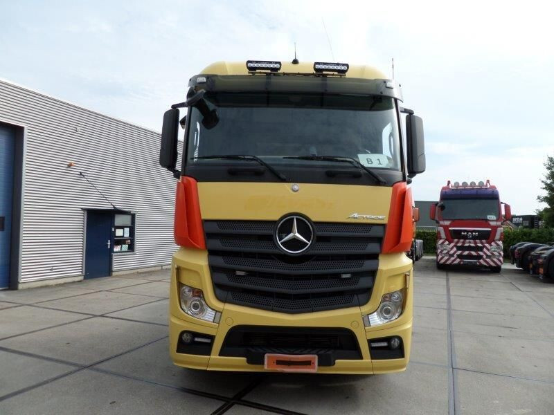 Mercedes-Benz Actros 3351 6x4 - Dragbil: bild 2 Mercedes-Benz Actros 3351 6x4 - Dragbil: bild 2