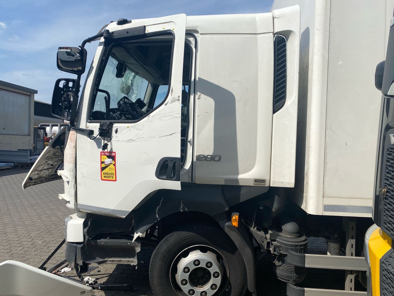 Volvo FL 16.280 Koffer Unfallschaden - Lastbil med skåp: bild 3 Volvo FL 16.280 Koffer Unfallschaden - Lastbil med skåp: bild 3
