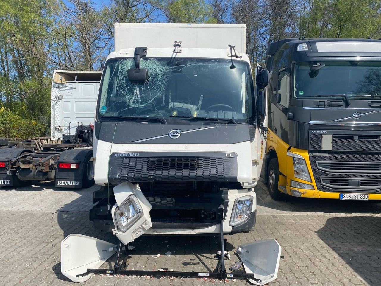 Volvo FL 16.280 Koffer Unfallschaden - Lastbil med skåp: bild 3 Volvo FL 16.280 Koffer Unfallschaden - Lastbil med skåp: bild 3