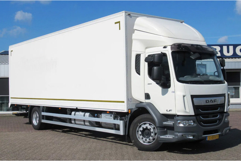 DAF LF 55 320 Euro 6 - Lastbil med skåp: bild 2 DAF LF 55 320 Euro 6 - Lastbil med skåp: bild 2