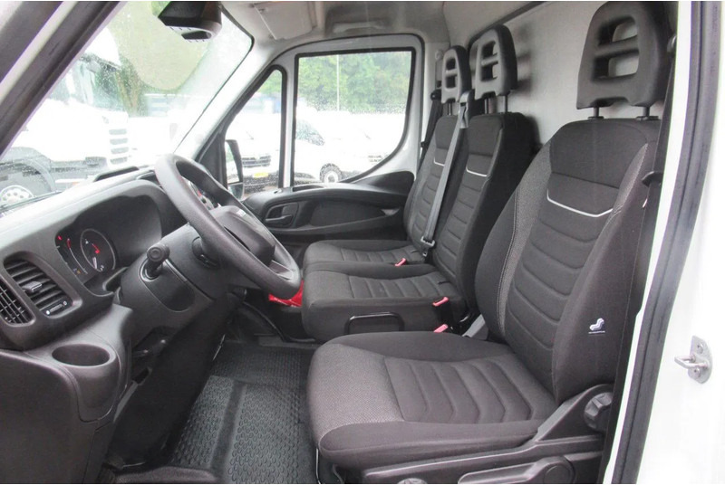Iveco Daily 35C16 Bak+Klep Palfinger - Volymskåp: bild 4 Iveco Daily 35C16 Bak+Klep Palfinger - Volymskåp: bild 4