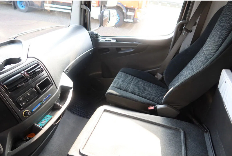 Mercedes-Benz Atego 818 818 L Bak+ Klep 1500 kg. Geisoleerd dak - Lastbil med skåp: bild 5 Mercedes-Benz Atego 818 818 L Bak+ Klep 1500 kg. Geisoleerd dak - Lastbil med skåp: bild 5