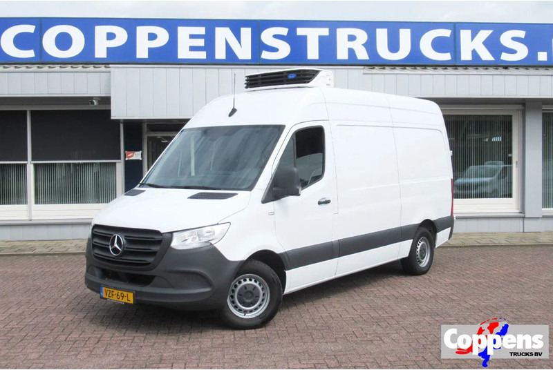 Mercedes-Benz Sprinter 317 CDI Koel / Vries/ verwarmen Carrier Xarios 350 + 220 volt nacht stekkerL2/H2 - Kylbil: bild 1 Mercedes-Benz Sprinter 317 CDI Koel / Vries/ verwarmen Carrier Xarios 350 + 220 volt nacht stekkerL2/H2 - Kylbil: bild 1