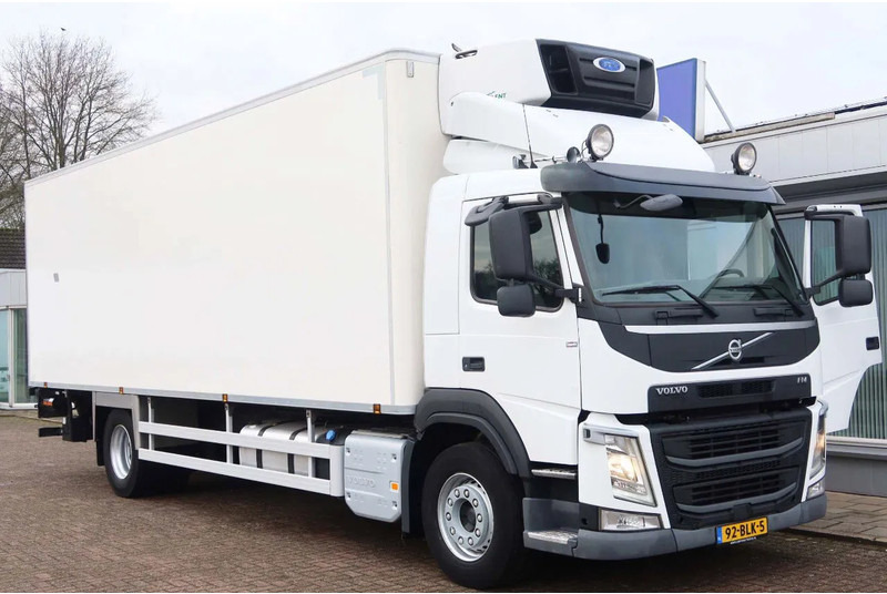 Volvo FM 330 4x2 Koel/Vries Carrier Supra 380 + Klep Dhollandia 2500 kg - Kylbil lastbil: bild 2 Volvo FM 330 4x2 Koel/Vries Carrier Supra 380 + Klep Dhollandia 2500 kg - Kylbil lastbil: bild 2
