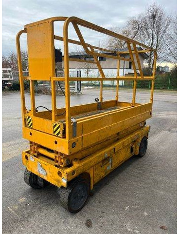 Haulotte Compact 8 - Scherenarbeitsbühne 8,2m, BJ 2021 - Saxlift: bild 4 Haulotte Compact 8 - Scherenarbeitsbühne 8,2m, BJ 2021 - Saxlift: bild 4