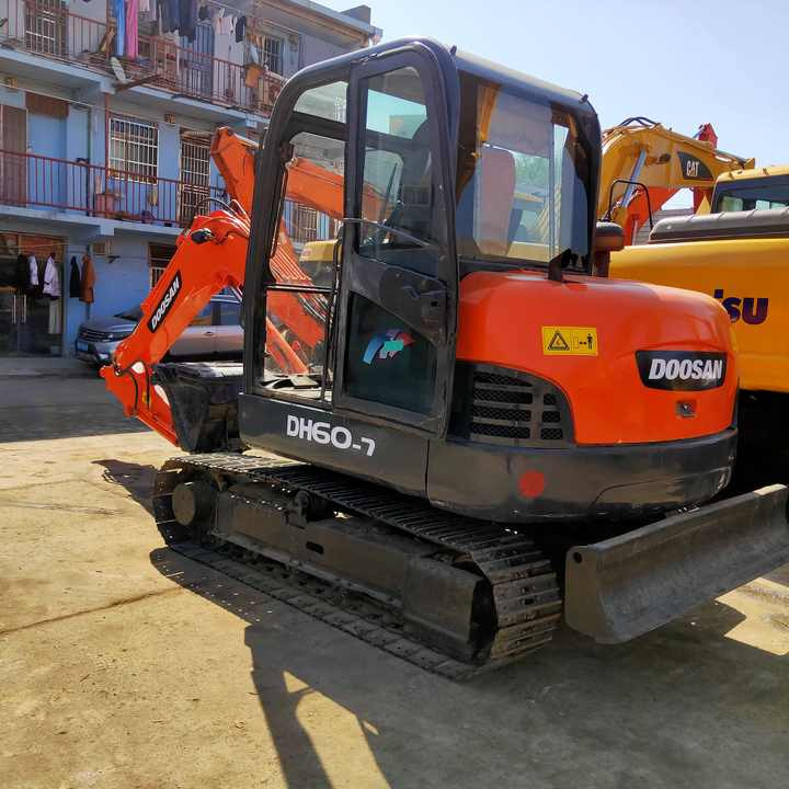 Awesome Performance Korea Imported Small Scale Used Doosan Dh60 Dh55 Dh150 Dx60 Dx225 Excavator - Bandgrävare: bild 4 Awesome Performance Korea Imported Small Scale Used Doosan Dh60 Dh55 Dh150 Dx60 Dx225 Excavator - Bandgrävare: bild 4