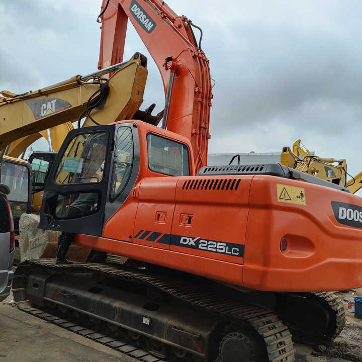 Awesome Performance Korea Imported Small Scale Used Doosan Dh60 Dh55 Dh150 Dx60 Dx225 Excavator in China - Bandgrävare: bild 1 Awesome Performance Korea Imported Small Scale Used Doosan Dh60 Dh55 Dh150 Dx60 Dx225 Excavator in China - Bandgrävare: bild 1