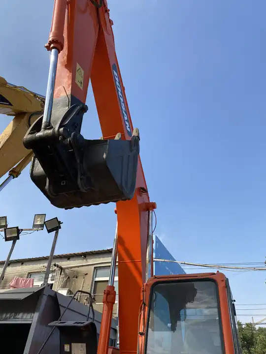 Good Price Tracked Excavator Doosan Dx225 Dx150 Korea Construction Machinery In Shanghai - Bandgrävare: bild 5 Good Price Tracked Excavator Doosan Dx225 Dx150 Korea Construction Machinery In Shanghai - Bandgrävare: bild 5