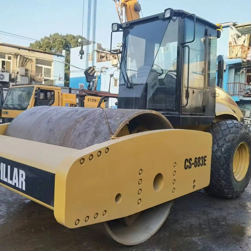 Good Quality Road Roller Caterpillar Cs683e Used Original Japan Road Roller Cat Cs683e Caterpillar Compactor Rollers - Asfaltvält: bild 1 Good Quality Road Roller Caterpillar Cs683e Used Original Japan Road Roller Cat Cs683e Caterpillar Compactor Rollers - Asfaltvält: bild 1
