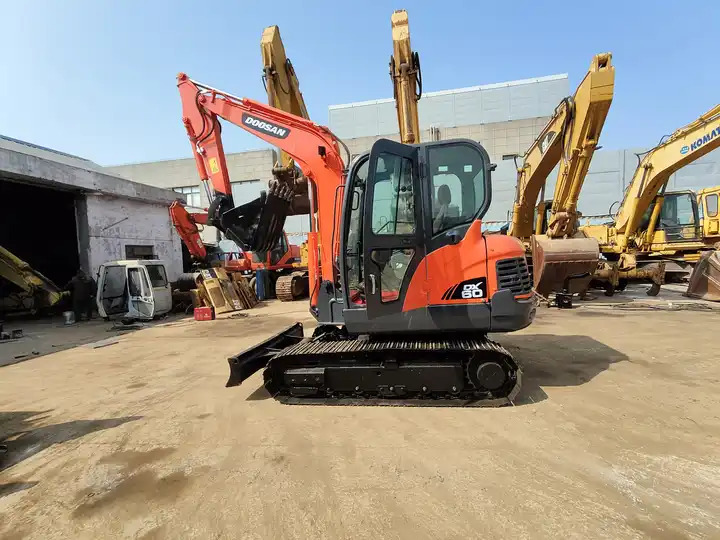 High Quality Hot Sale Used 6t Mini Excavator Original Korea Doosan Used Excavators Doosan Dx60 With Good Performance - Bandgrävare: bild 3 High Quality Hot Sale Used 6t Mini Excavator Original Korea Doosan Used Excavators Doosan Dx60 With Good Performance - Bandgrävare: bild 3