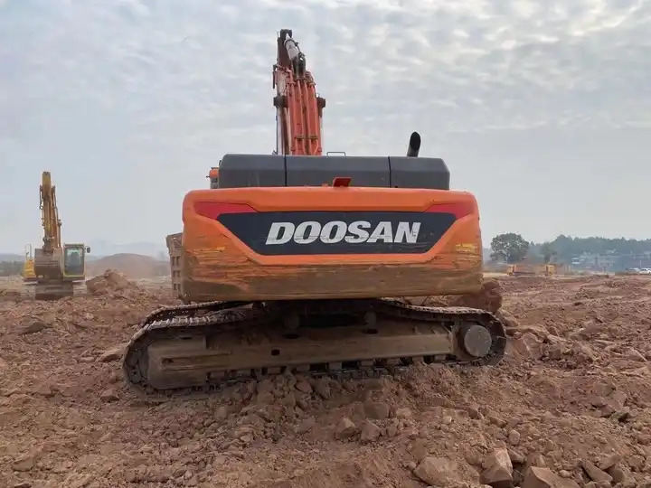 High Quality Second Hand Doosan Dx420 Excavator,Efficient,Energy-saving,And Suitable For Crushing Used Hand Excavators - Bandgrävare: bild 2 High Quality Second Hand Doosan Dx420 Excavator,Efficient,Energy-saving,And Suitable For Crushing Used Hand Excavators - Bandgrävare: bild 2