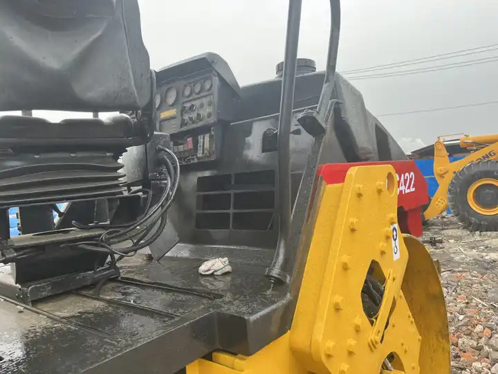 High Quality Used Industrial Compactor Machine Dynapac Cc 422 Hydraulic Vibrating Road Roller For Sale With High Quality - Asfaltvält: bild 5 High Quality Used Industrial Compactor Machine Dynapac Cc 422 Hydraulic Vibrating Road Roller For Sale With High Quality - Asfaltvält: bild 5
