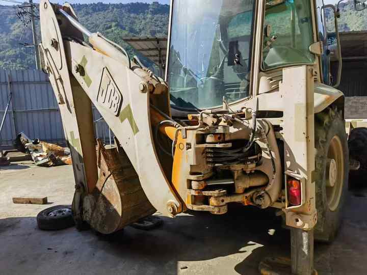 Hot sale Backhoe loader JCB 3CX 4*4 tlb loader UKmade, used cheap JCB 3CX retro loader and digger - Grävlastare: bild 3 Hot sale Backhoe loader JCB 3CX 4*4 tlb loader UKmade, used cheap JCB 3CX retro loader and digger - Grävlastare: bild 3