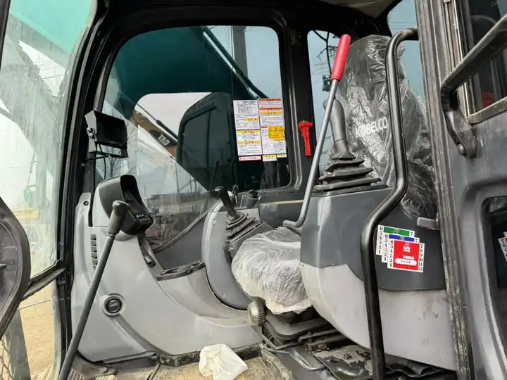 Large Second-Hand Excavators Kobelco Sk200 SK210 20ton with EPA and CE on Sale in Japan - Grävmaskin: bild 5 Large Second-Hand Excavators Kobelco Sk200 SK210 20ton with EPA and CE on Sale in Japan - Grävmaskin: bild 5