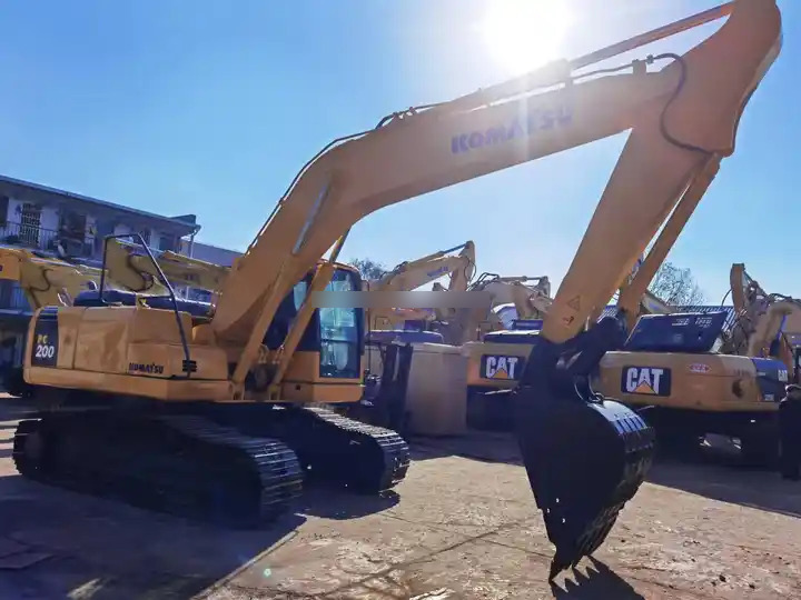 New Arrival Second Hand Pc200-8 Komatsu 20 Ton Crawler Excavator Komatsu Pc 200-8 Used Komatsu Pc 200 Excavator For Sale - Grävmaskin: bild 3 New Arrival Second Hand Pc200-8 Komatsu 20 Ton Crawler Excavator Komatsu Pc 200-8 Used Komatsu Pc 200 Excavator For Sale - Grävmaskin: bild 3