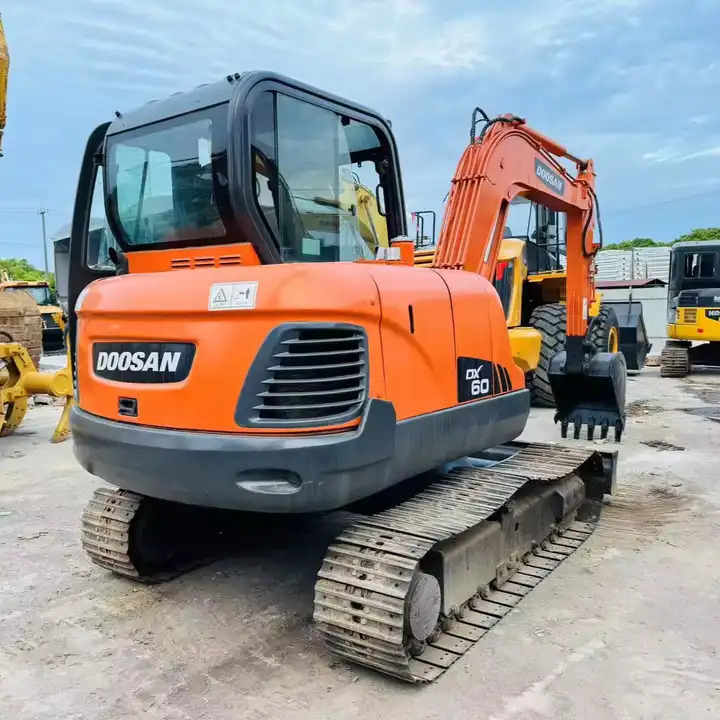 Nice Performance 6t Small Used Excavator,Original Korea Doosan Used Excavators Doosan Dx60 For Sale In Shanghai - Bandgrävare: bild 2 Nice Performance 6t Small Used Excavator,Original Korea Doosan Used Excavators Doosan Dx60 For Sale In Shanghai - Bandgrävare: bild 2