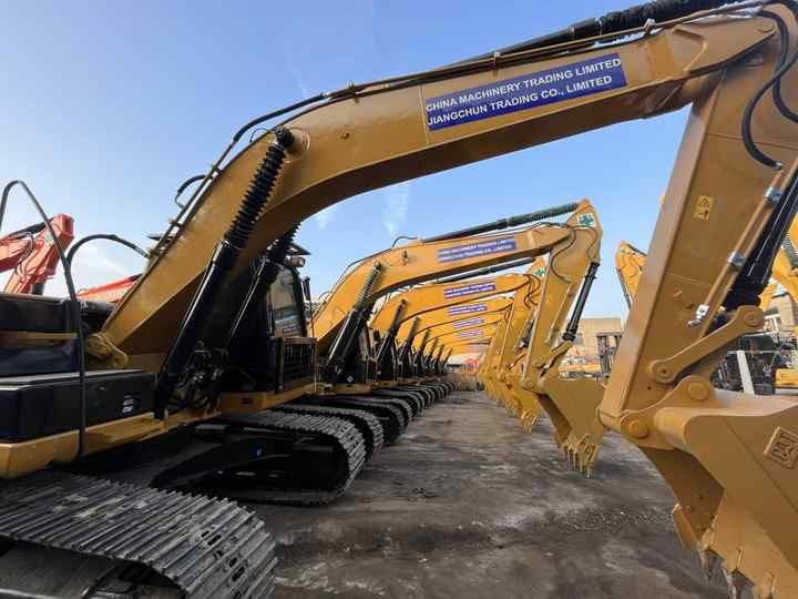 Second Hand Large Excavator CAT 320D 320d2 Caterpillar 20 Ton Used Crawler Excavator Caterpillar 320 Excavators - Grävmaskin: bild 3 Second Hand Large Excavator CAT 320D 320d2 Caterpillar 20 Ton Used Crawler Excavator Caterpillar 320 Excavators - Grävmaskin: bild 3