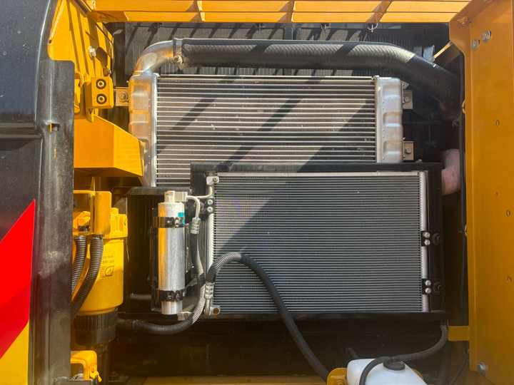 Used CAT 320d hydraulic crawler excavator 320B 320BL 320CL 320 320D 320D2 325 medium excavators - Bandgrävare: bild 5 Used CAT 320d hydraulic crawler excavator 320B 320BL 320CL 320 320D 320D2 325 medium excavators - Bandgrävare: bild 5