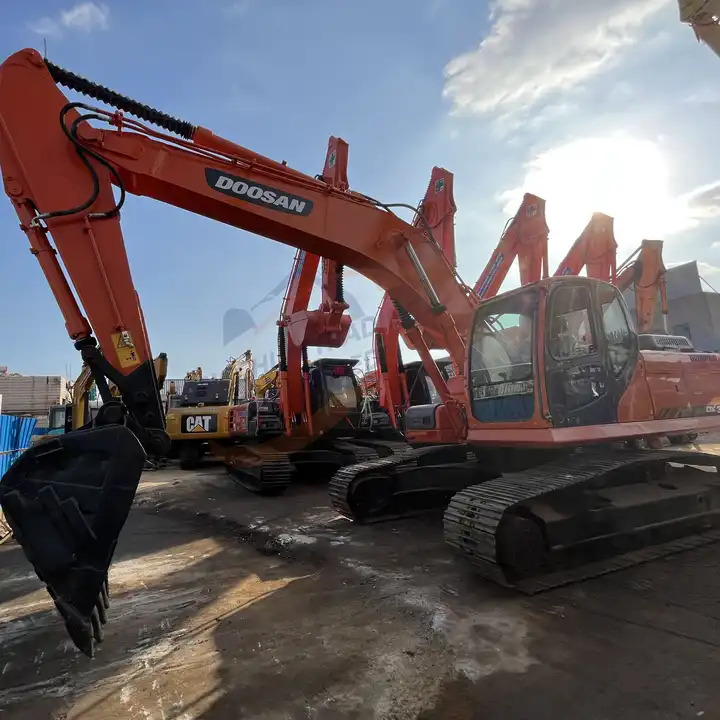 Used Doosan Dx300 Excavator Heavy Large Construction Equipment With Good Condition Original Korea For Sale - Bandgrävare: bild 1 Used Doosan Dx300 Excavator Heavy Large Construction Equipment With Good Condition Original Korea For Sale - Bandgrävare: bild 1