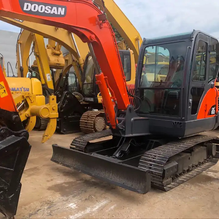 Used Doosan dx60 dh60 dx55 dh55 mini excavator 6 ton - Bandgrävare: bild 2 Used Doosan dx60 dh60 dx55 dh55 mini excavator 6 ton - Bandgrävare: bild 2