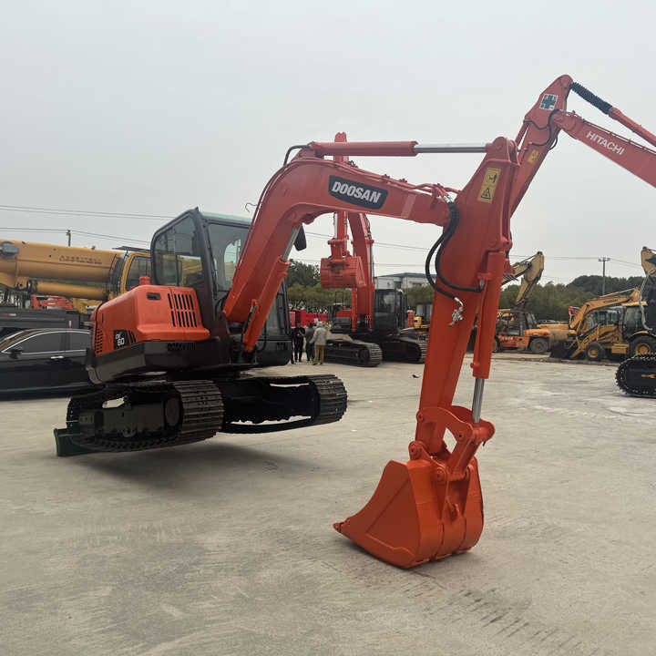Used Excavator Doosan Dx60 Excavators Earth-moving Machinery Doosan Dx60 Dx80 Dx75 Dx225 Dh55 Dx60-9c for Sale - Bandgrävare: bild 1 Used Excavator Doosan Dx60 Excavators Earth-moving Machinery Doosan Dx60 Dx80 Dx75 Dx225 Dh55 Dx60-9c for Sale - Bandgrävare: bild 1