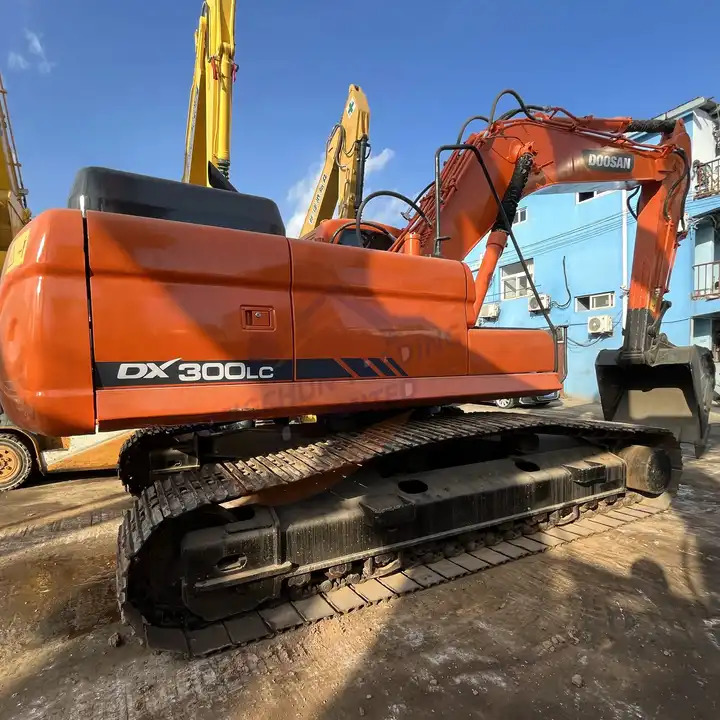 Used Machinery Doosan300 dx300lc Hydraulic Crawler Backhoe Digger 30ton Used Excavator Doosan DX300LC - Bandgrävare: bild 1 Used Machinery Doosan300 dx300lc Hydraulic Crawler Backhoe Digger 30ton Used Excavator Doosan DX300LC - Bandgrävare: bild 1