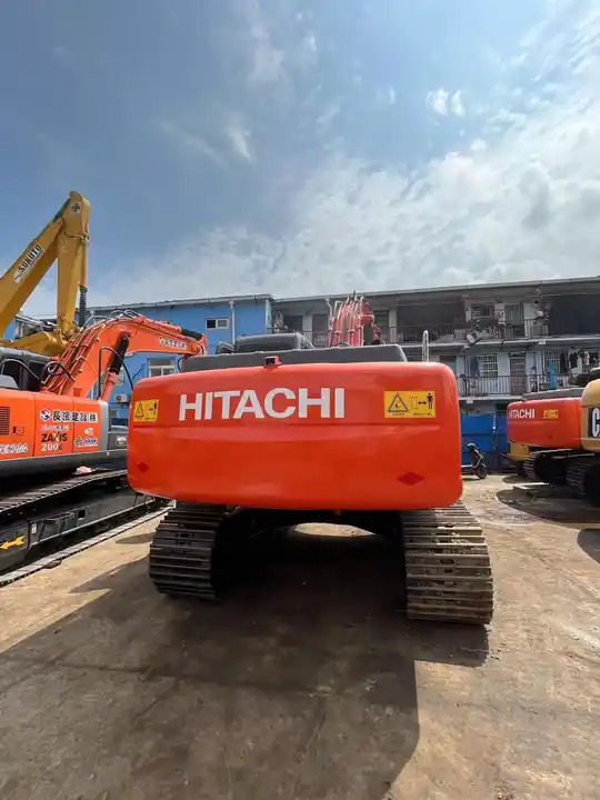 Used excavator Hitachi ZX120 Japanese second hand Excavadoras de segunda mano - Grävmaskin: bild 2 Used excavator Hitachi ZX120 Japanese second hand Excavadoras de segunda mano - Grävmaskin: bild 2