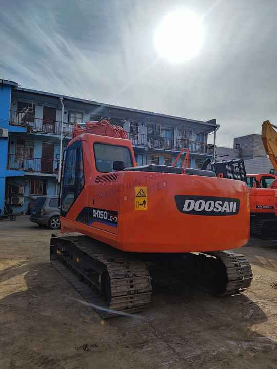 Used excavator doosan dh150 excavators machinery doosan dx60 dx80 dx75 dx225 Good Condition Low price wheel excavator - Bandgrävare: bild 2 Used excavator doosan dh150 excavators machinery doosan dx60 dx80 dx75 dx225 Good Condition Low price wheel excavator - Bandgrävare: bild 2