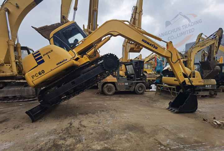 Used komatsu Pc60-7 Crawler Excavator 6 Ton Excavator In Shanghai China For Sale PC 60 60-7 PC60 PC78 excavator - Bandgrävare: bild 2 Used komatsu Pc60-7 Crawler Excavator 6 Ton Excavator In Shanghai China For Sale PC 60 60-7 PC60 PC78 excavator - Bandgrävare: bild 2