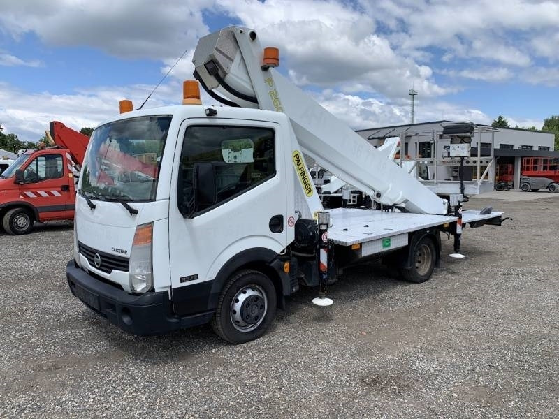Nissan Cabstar Palfinger P260B - 25,6 m - 230 kg - Billift: bild 2 Nissan Cabstar Palfinger P260B - 25,6 m - 230 kg - Billift: bild 2
