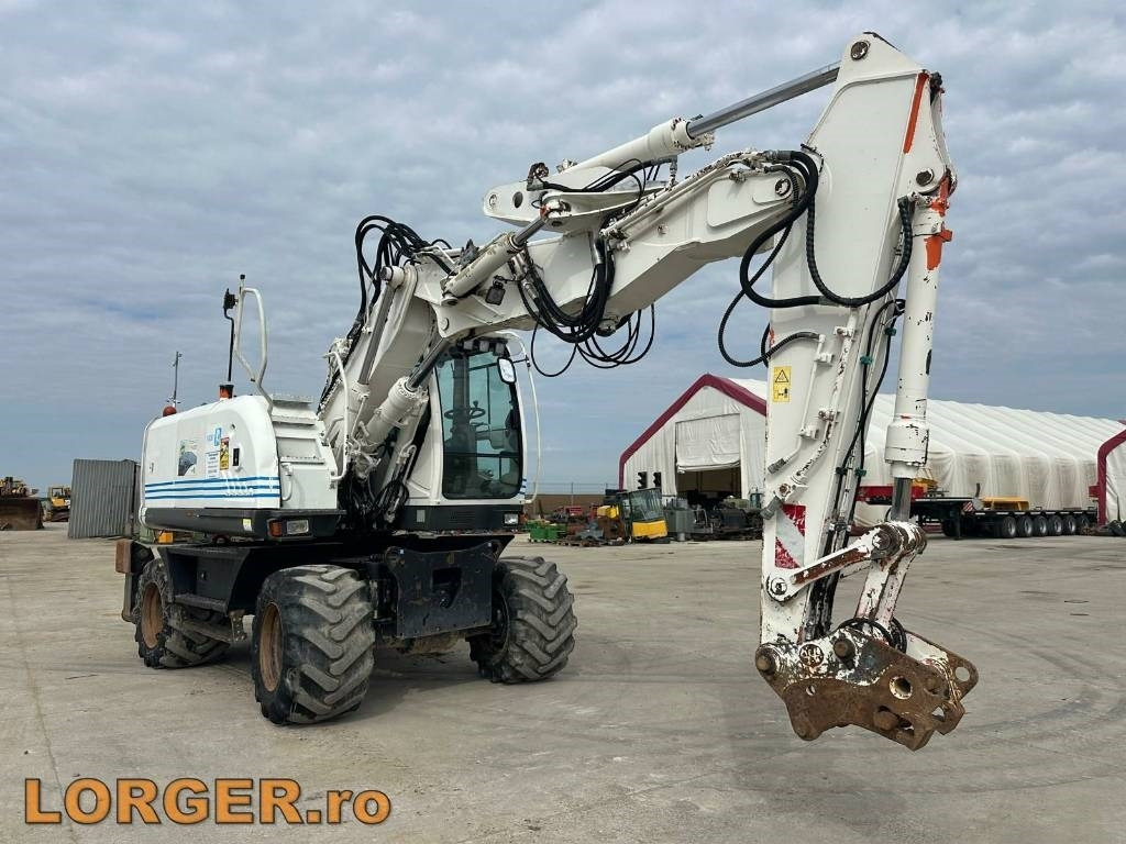 Hitachi ZX 140 W-3 - Grävmaskin på däck: bild 4 Hitachi ZX 140 W-3 - Grävmaskin på däck: bild 4