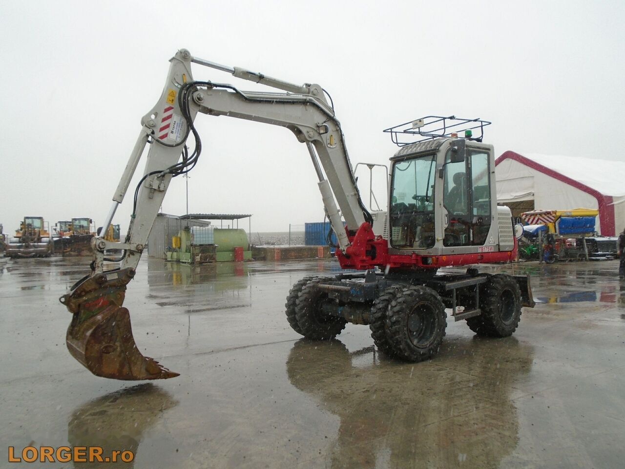 Grävmaskin på däck Takeuchi TB175W: bild 1