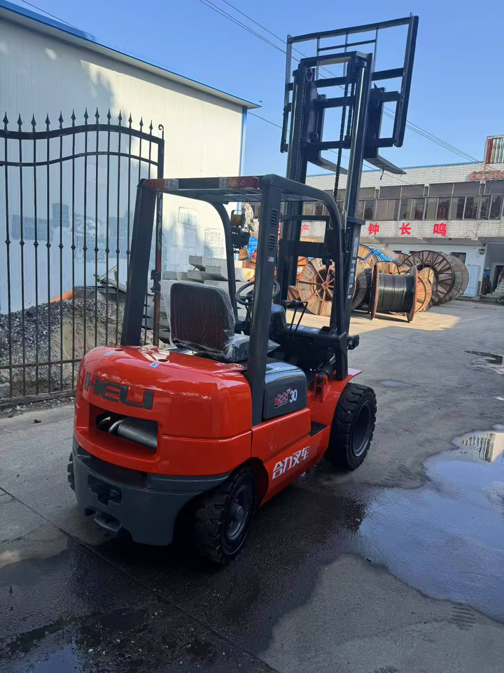 HELI 3tons - Motviktstruck: bild 1 HELI 3tons - Motviktstruck: bild 1