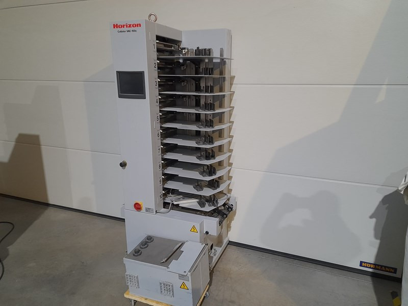 Horizon VAC-100 c | collator | 10 stations | 2007 | 71.000 | 2007 - Tryckmaskin: bild 3 Horizon VAC-100 c | collator | 10 stations | 2007 | 71.000 | 2007 - Tryckmaskin: bild 3
