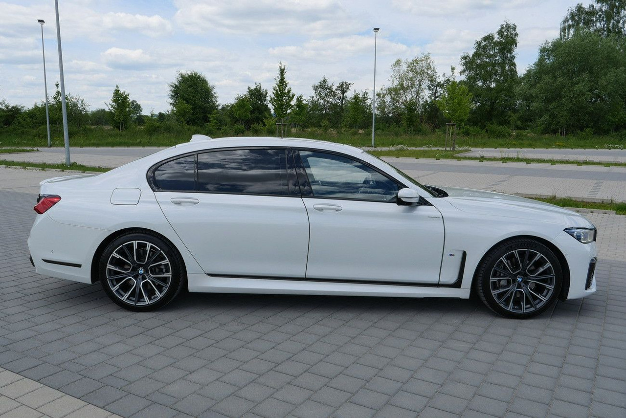 BMW 730Ld XDRIVE /VOLL/REAR ENTERT. /LANGSTRECKE 48V - Sedan: bild 3 BMW 730Ld XDRIVE /VOLL/REAR ENTERT. /LANGSTRECKE 48V - Sedan: bild 3