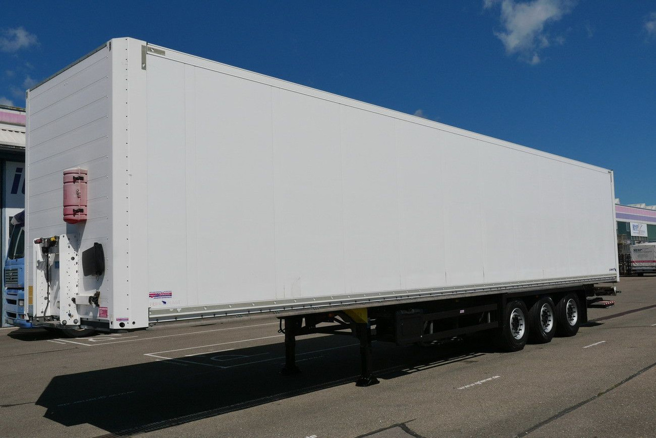 Schmitz Cargobull SKO 24/ ROLLTOR / LBW 2000 kg / TÜV NEU - Skåp semitrailer: bild 4 Schmitz Cargobull SKO 24/ ROLLTOR / LBW 2000 kg / TÜV NEU - Skåp semitrailer: bild 4