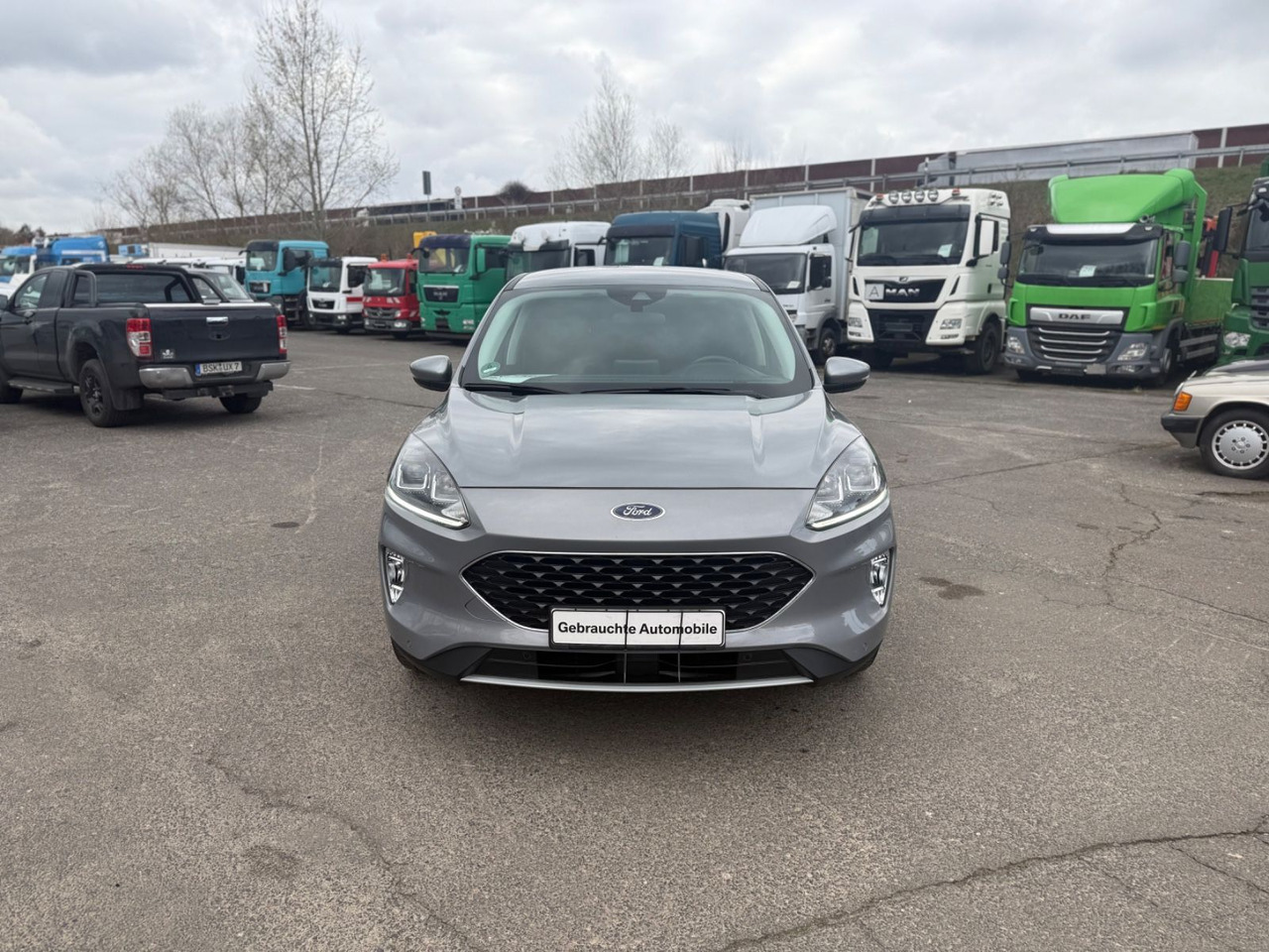 Ford Kuga Trend - Sedan: bild 1 Ford Kuga Trend - Sedan: bild 1